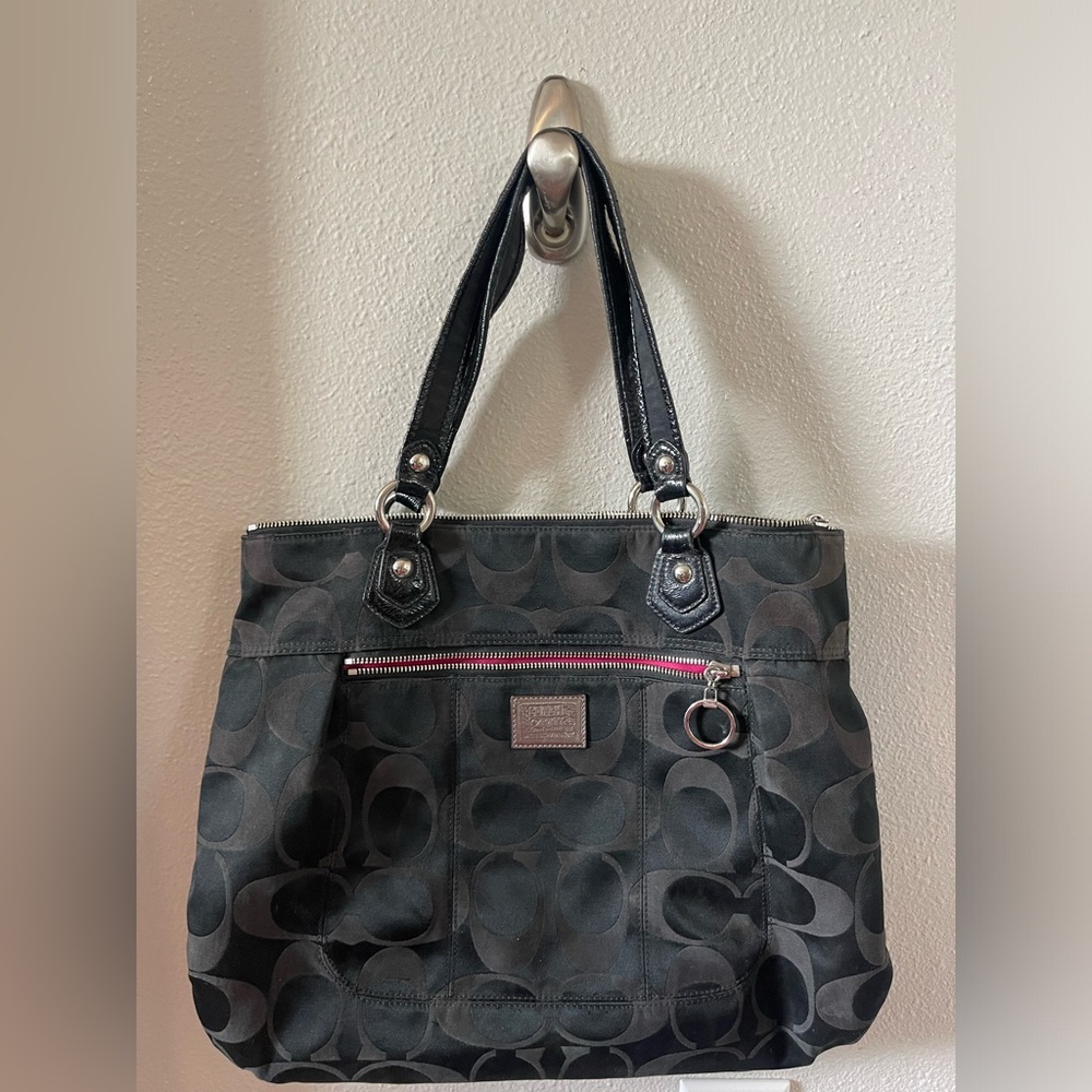Coach poppy signature C large Black tote With hot pink lining